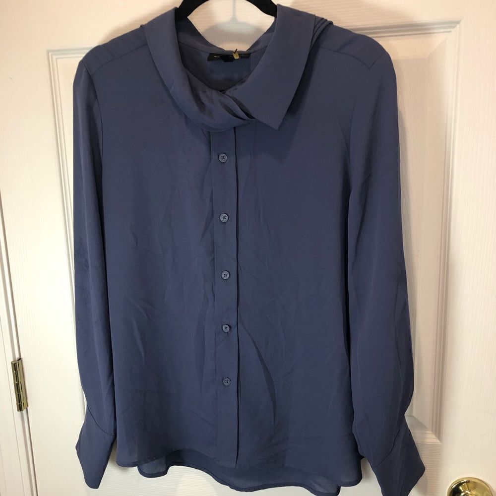 Donna Karan blue button front collared blouse size large